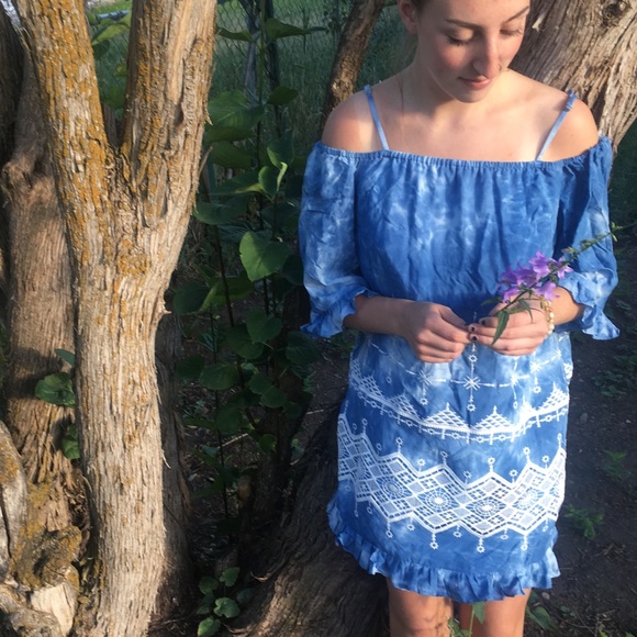 NWT! BCBG Cold-Shoulder Dress - Picture 1 of 6